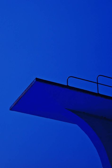 Everything Is Blue, Color Explosion, Graphisches Design, Yves Klein, Blue Inspiration, Focus Photography, Bleu Pastel, Minimalist Photography, Piet Mondrian