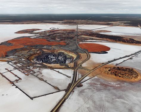 Silver Lake, Australia. Mining hell. Edward Burtynsky’s extraordinary images of manufactured landscapes | TED Blog Edward Burtynsky, Haunting Photos, Web Gallery, Aerial Images, Aerial Photograph, Aerial Photo, Silver Lake, Birds Eye View, Aerial Photography