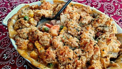 Seafood Pot Pie With Cheddar Bay Biscuits, Recipes With Cheddar Bay Biscuits, Seafood Pot Pie, Seafood Pot, Red Lobster Biscuits, Veggie Fritters, Pot Pie Casserole, Frozen 3, Cajun Seafood