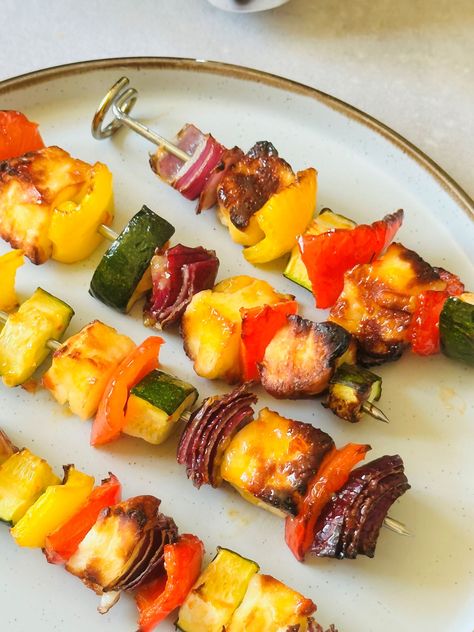 Air Fryer Halloumi Kebabs In A Sweet Chilli Sauce Air Fryer Halloumi, Soup Maker Recipes, Gluten Free Chilli, Vegetable Skewers, Soup Maker, Summer Meal, Sweet Chilli Sauce, Soup Recipes Slow Cooker, Sweet Chilli