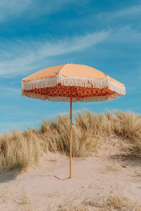 Black Parasol, Summer Chairs, Bali Garden, Blue Harvest, Bali Home, Island Party, Summer Fling, North Garden, White Umbrella