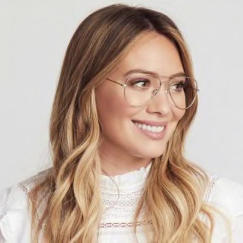 Aviators Glasses Womens Fashion, Aviator Frames Eyeglasses, Aviator Reading Glasses For Women, Aviator Eyeglasses Women, Aviator Glasses For Women, Optical Glasses Women, Gold Aviator Glasses, Aviator Glasses Frames, Hilary Duff Style