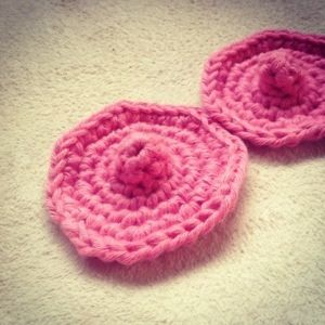 Proof that crochet is not just for old ladies - pasties Crochet Pasties, How To Make Pasties, English Pasties, Burlesque Pasties Diy Tassels, Yooper Pasties, Little Things, Crochet Stitches, Tassels, Crochet Projects