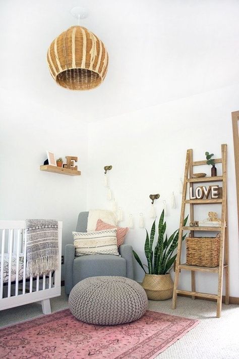 Neutral Modern Nurseries as part of Nursery Week on Petitemodernlife.com Boho Kids Room, Boho Chique, Chic Nursery, Baby Nursery Neutral, Trendy Baby Nursery, Ideas Hogar, Nursery Colors, Ideas Vintage, Bedroom Vintage