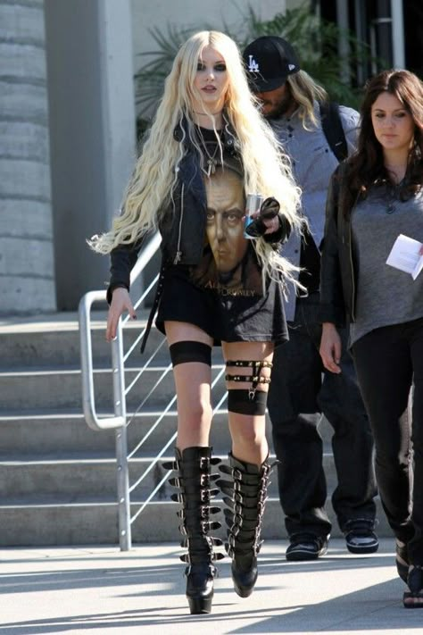 Taylor Momsen Outfits, Alt Girl Style, Taylor Momsen Style, Taylor Momson, Taylor Michel Momsen, Rock Vintage, The Pretty Reckless, Gossip Girl Fashion, Taylor Momsen