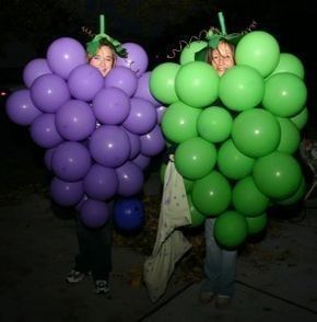 Grape Costume, Fruit Halloween Costumes, Mummy Costumes, Balloon Costume, Grapes Costume, Food Halloween Costumes, Creative Halloween Costumes Diy, Fruit Costumes, Woman Costumes