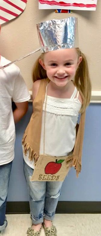 Johnny Appleseed Day Costume 🍎 Johnny Appleseed Party, Johnny Appleseed Birthday Party, Johnny Appleseed Dress Up Ideas, Johnny Apple Seed Day Crafts, Diy Johnny Appleseed Costume, Johnny Appleseed Costume, Johnny Appleseed Day, Kindergarten Johnny Appleseed, Who Was Johnny Appleseed