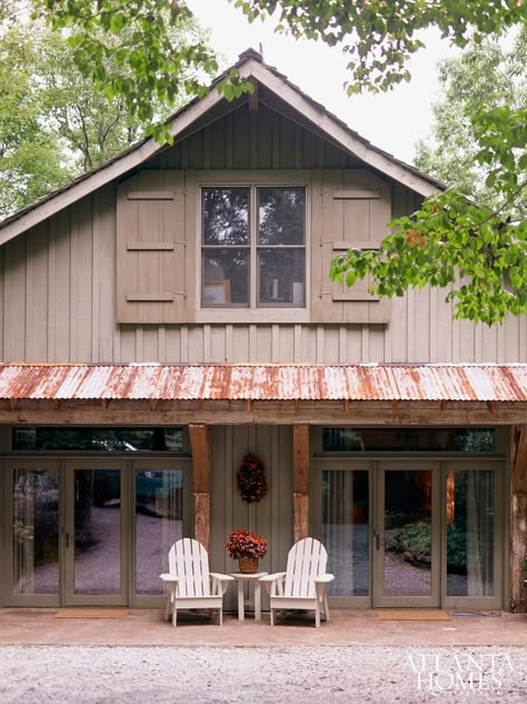 Cabin Workshop, Atlanta Homes And Lifestyles, Camp House, Prairie Home, 40 Acres, Backyard Buildings, Barn Renovation, Barn Houses, Cabin Exterior