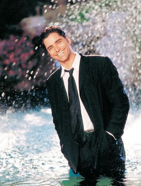 The ever so fantastic John Stamos. Who doesn't love Uncle Jesse? I highly doubt that there will ever come a day when I do not find myself madly in love with this man. Jesse From Full House, Uncle Jesse, John Stamos, Fuller House, Matthew Gray Gubler, Ashley Olsen, Hot Actors, Full House, Good Looking Men