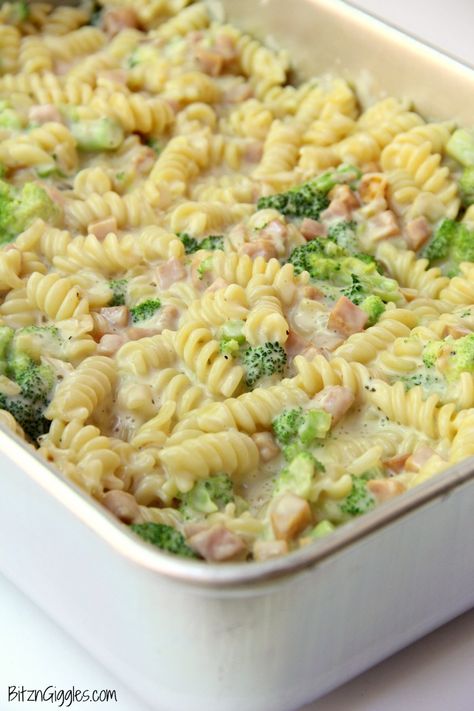 Ham And Broccoli Pasta Bake, Ham Broccoli Pasta Casserole, Ham And Broccoli Alfredo, Ham Broccoli Noodle Casserole, Broccoli Ham Pasta, Ham Alfredo Pasta Bake, Ham Fettucini Alfredo, Ham Alfredo Pasta, Leftover Alfredo Sauce