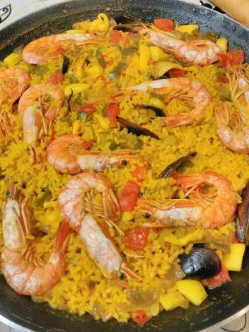 Spanish Bread, Gallo Pinto, Venezuelan Food, Paella Valenciana, Plats Healthy, Spain Food, Fire Food, Spanish Cuisine, International Recipes