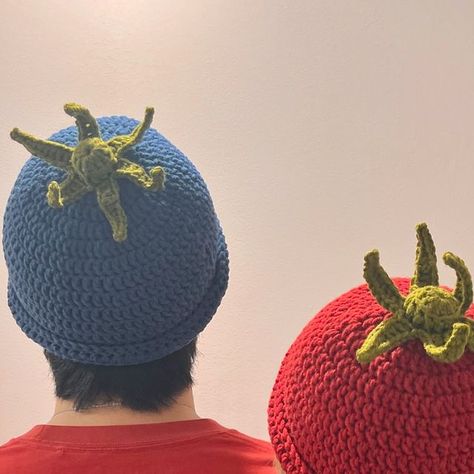 raven🍀 | fiber artist ☆ on Instagram: "crochet fruit hat pattern[free] & tutorial🍅🫐

free pattern is available on my online shop & kofi
free tutorial is also on my youtube❤️🍀

i hope you all like fruits!!! please tag me @ravenister13 on any platform if you make this~

#crochet #crochetpattern #freecrochetpattern #pattern #tomato #fruit" Crochet Strawberry Hat, Fruit Hat, Tomato Fruit, Hat Patterns Free, Crochet Strawberry, Crochet Fruit, Fiber Artist, Youtube I, Beanie Pattern