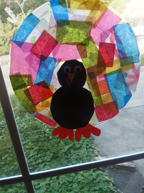 Turkey sun-catchers. clear plastic plate, tissue paper, and construction paper Turkey Craft Template, Tissue Paper Suncatcher, Butterflies Crafts, Project For Preschoolers, Thanksgiving Crafts To Make, Paper Turkey, Thanksgiving Crafts Preschool, Art Preschool, Easy Thanksgiving Crafts