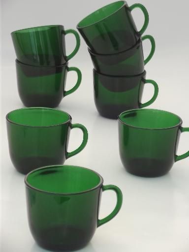 forest green glass cups for punch set or teacups, vintage French glass? Green Glass Cups, Green Objects, Apartment 2023, Green Coffee Cups, Tea Cup Design, French Glass, Green Cups, Green Colours, Future Kitchen