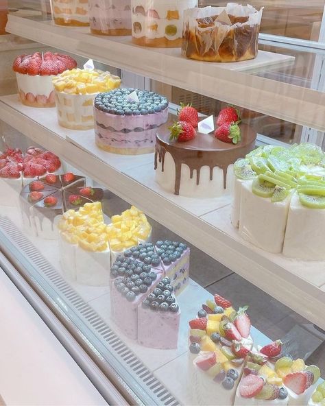 Cute Bakery Design, Cafe Cakes Ideas Coffee Shop, Cute Bakery Ideas, Cute Bakery Exterior, Cake Store Design, Cake Shop Aesthetic, Dessert Shop Interior, Pastry Shop Aesthetic, Bakery Shop Aesthetic