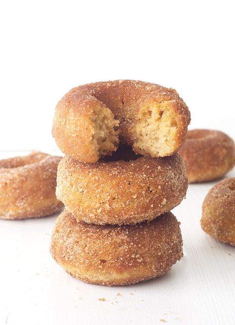 Learn how to make light and fluffy Baked Cinnamon Sugar Donuts, cooked in the oven, and then generously rolled in sweet cinnamon sugar. Cinnamon Donuts Baked, Cake Donuts Recipe, Homemade Donuts Recipe, Baked Donut Recipes, Cinnamon Donuts, Pan Sin Gluten, Glazed Donuts, Sugar Donut, Cinnamon Sugar Donuts