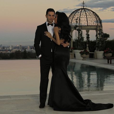 157 Likes, 1 Comments - Sidney Le Beauty (@sidneyle) on Instagram: “And it begin!! Congrats Len and Bud!!!” Katrina Photo, Lilly Ghalichi, Prom Photoshoot, Prom Poses, Glamour Style, Couples Engagement Photos, Fashion Glamour, Couple Picture Poses, Couple Photoshoot Poses