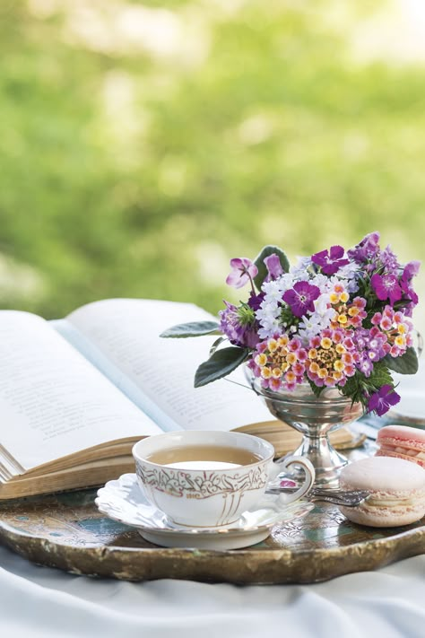 Tea Party Attire, Tea And Flowers, Victoria Magazine, Chocolate Tea, Tea For Two, Floral Tea, Time For Tea, A Cup Of Tea, Simple Pleasures