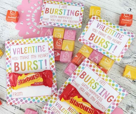 The Ultimate List of Classroom Valentine Gift Ideas for Kids - Press Print Party Starburst Valentine, Valentine's Candy, Valentines Day Bags, Candy Card, Valentines Bricolage, Friend Valentine Gifts, Valentinstag Party, Class Valentines, Valentine Gifts For Kids