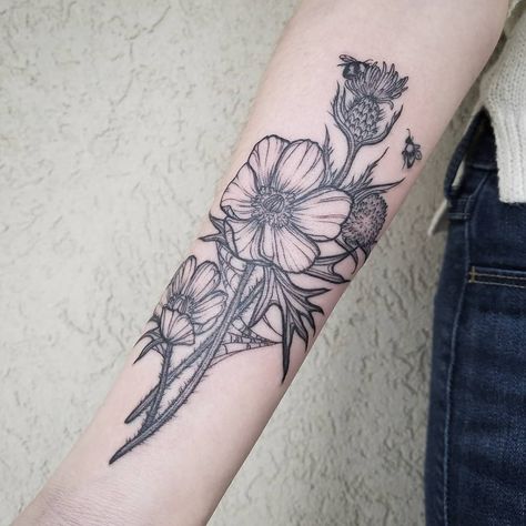 Prickly poppy & thistle for Kaylee! 🐝 Critter Tattoo, Thistle Flower Tattoo, Prickly Poppy, Thistle Tattoo, Poppy Tattoo, Prison Tattoos, Poppies Tattoo, Saints And Sinners, Thistle Flower