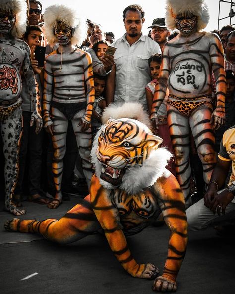 3,666 Likes, 31 Comments - Stories of India (@stories.of.india) on Instagram: “Pili yesa in Tulu “Tiger Masque” is a folk dance unique in costal karnataka. This dance is…” Tiger Dance, Jhumka Designs, India Photography, Background Images Wallpapers, Folk Dance, Samurai Gear, Background Images, India, Photography