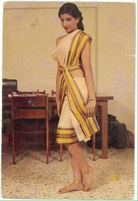 anita raj Anita Raj, Vintage Indian Fashion, Bale Dance, Feminine Icons, Kashta Saree, Village Photography, Vintage India, Saree Photoshoot, Vintage Bollywood