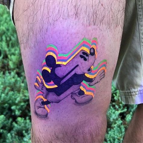 Phycadelic Tattoo, Surrealism Tattoos, 91st Birthday, David Tattoo, Tatoo 3d, Neon Tattoo, Favorite Tattoos, Optical Illusion Tattoo, Uv Tattoo