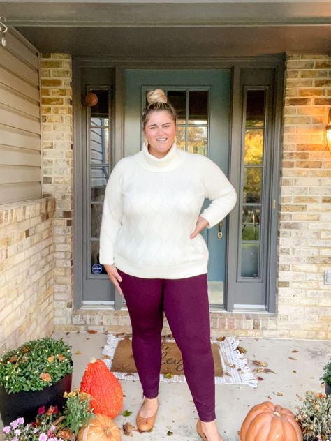 Leggings And Sweater Outfit, Burgundy Leggings Outfit, Plus Size Leggings Outfit, Plus Size Thanksgiving Outfit, Plus Size Outfits Aesthetic, Leggings And Sweater, Cropped Work Pants, Outfit For Thanksgiving, Plus Size Legging Outfits