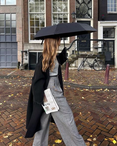 Lise (@lise_frt) • Instagram photos and videos Cozy Rainy Day Outfit, Reels Instagram Ideas, Rainy Day Outfits, Instagram Amsterdam, Instagram Pose Ideas, Cozy Rainy Day, Cute Travel Outfits, Coffee Date Outfits, Europe Travel Outfits