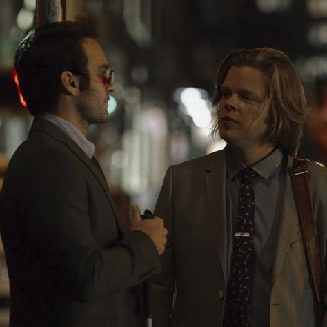 Matt Foggy, Matt Murdock Icon Comics, Matt And Foggy, Matt Murdock Spiderman No Way Home, Matt Murdock Profile Picture, Daredevil Widget, Nelson And Murdock, Foggy Nelson And Matt Murdock, Daredevil Aesthetic