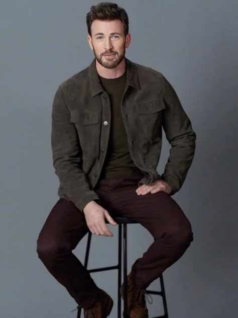 Chris Evans Style, Ryan Reynolds Style, Christopher Evans, Suits Men Business, Vegas Style, Stylish Men Casual, Mens Fashion Rugged, Mens Fashion Classic, Mens Casual Dress Outfits