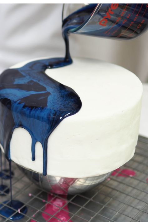 How To Make Mirror Glaze Cake, Galaxy Soap, Mirror Glaze Recipe, Pina Colada Cupcakes, Mirror Glaze Cake Recipes, Glaze Cake, Glaze For Cake, Mirror Glaze Cake, Soap Cake