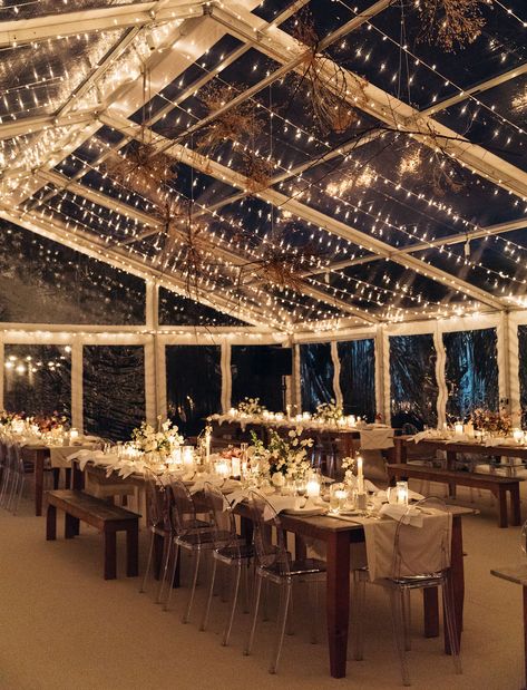 Winter Gazebo Wedding, Winter Wedding In Greenhouse, Clear Frame Tent Wedding, Winter Wedding Colorado, Cozy Wedding Ideas, Weddings Green, Wedding Tent Decorations, Night Wedding Photos, Outdoor Winter Wedding