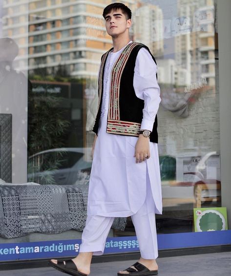 Afghan Clothes Men, Masc Clothing, Afghan Flag, Black Outfit Men, Birthday Gifts For Boyfriend Diy, Kurta Design, Afghan Clothes, Afghan Dresses, Boyfriend Diy