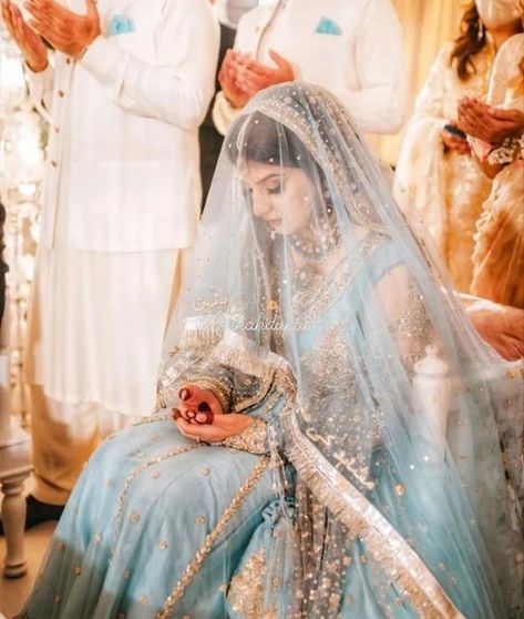 Interesting Photoshoot, Nikkah Setup, Burmese Wedding, Nikkah Ceremony, Walima Dresses, Nikah Decor, Bride Collection, Nikah Outfit, Engagement Look