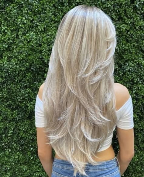 Super Long Hair With Layers Straight, Layers For Very Long Hair, Layers In Long Hair Straight, Layered Blonde Hair Long, Super Long Hair With Layers, Long Blonde Hair Cuts, Thick Blonde Hair, Hair Down Styles, Blonde Layered Hair