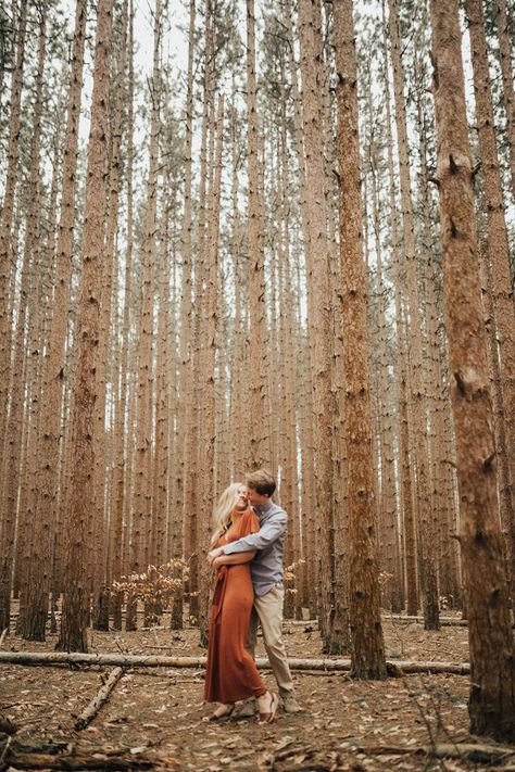 Michigan Engagement Photos, Fall Engagement Shoots, Forest Engagement Photos, Lake Engagement Photos, Lake Photoshoot, Fall Engagement Pictures, Forest Engagement, Engagement Pictures Poses, Beach Wedding Inspiration