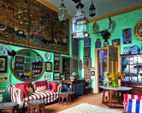 Peter Hinwood's drawing room, from Ros Byam Shaw's English Eccentric Eccentric Living Room, English Eccentric, Textured Feature Wall, Eccentric Home, Eccentric Decor, Maximalist Interior, Interior Design Books, Eclectic Interior Design, Bohemian House