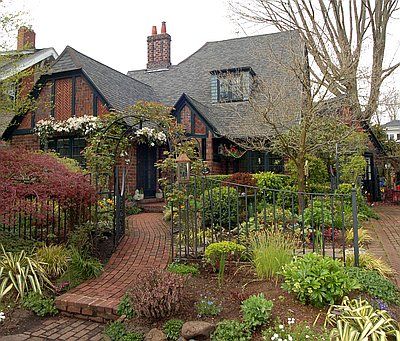 Cottagecore Vacation, Brick Cottage, Storybook House, Brick Cladding, Cottages And Bungalows, Cottage Exterior, Brick Exterior House, English Cottage Style, Tudor House