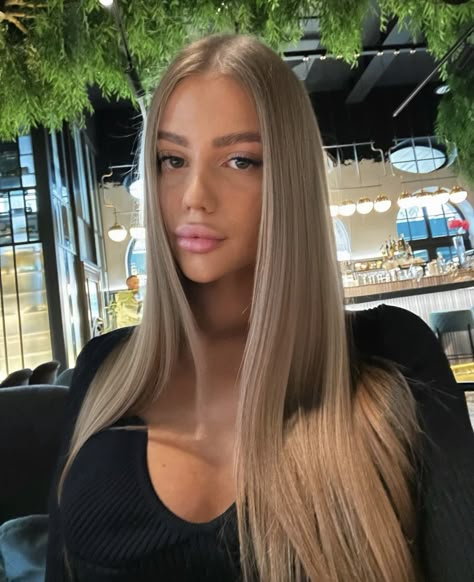 Hair Color Inspiration Blonde, Hair Color Inspiration, Blonde Hair With Roots, Perfect Blonde Hair, Rambut Brunette, Brunette Hair With Highlights, Dyed Blonde Hair, Blonde Hair Inspiration, Blonde Hair Looks