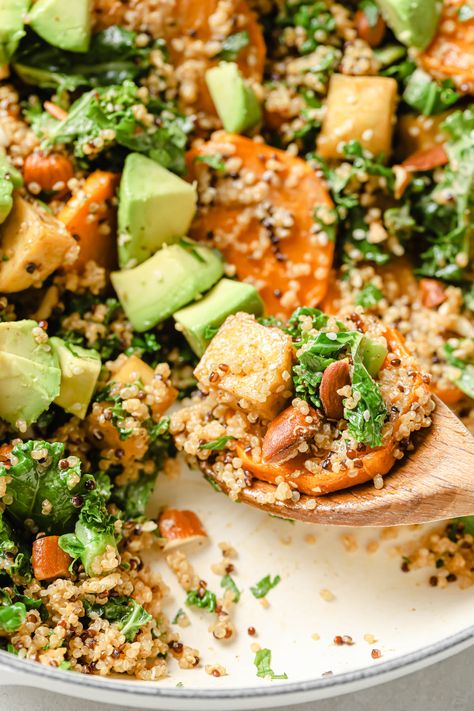 Pumpkin and Crispy Tofu Quinoa with Almond Butter Dressing - Modern Food Stories Quinoa And Tofu Recipes, Pumpkin Tofu, Quinoa Tofu, Almond Butter Dressing, Tofu Quinoa, Bliss Bowls, Butter Dressing, Modern Food, Food Stories