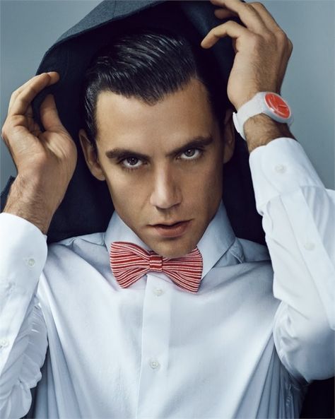 Mika Singer, Cover Story, X Factor, Vanity Fair, Vanity, Stars, Dressing Table