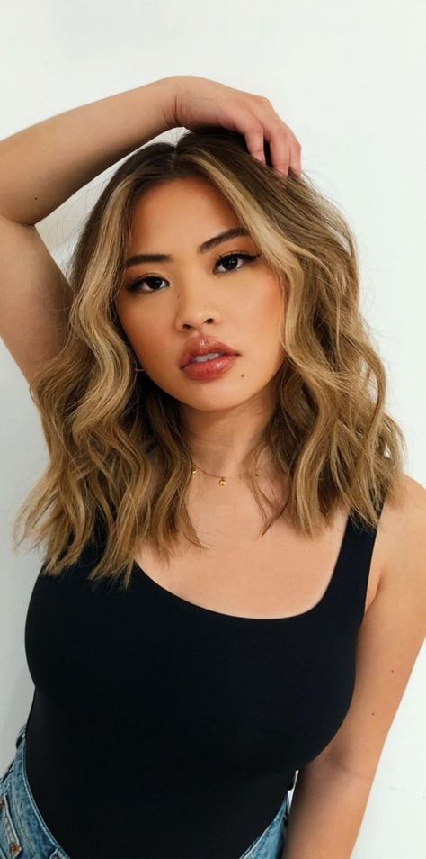 Medium Length Hair With Textured Ends, Women With Medium Length Hair, Hairstyles 2023 Medium Length, Midlength Haircuts Curls, Mid Length Hair 2022 Trends Women, Long Bangs With Shoulder Length Hair, Med Hair Length Styles, Balayage Hair With Fringe Mid Length, Collarbone Length Hair Ombre