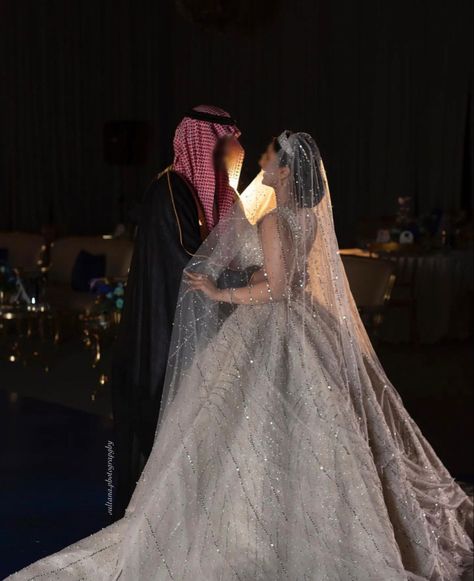 Middle Eastern Wedding, Arabian Wedding, Bride Quotes, Dreamy Wedding Dress, Arab Wedding, Wedding Dress Guide, Pretty Wedding Dresses, Girl Boss Style, Dream Wedding Ideas Dresses