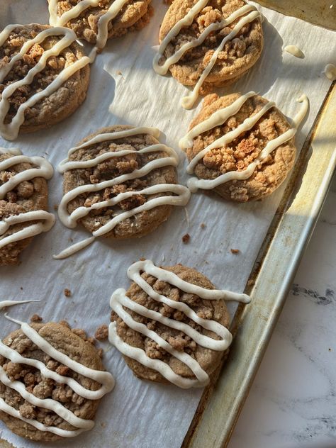 Coffee Cake Cookies - Baking By Cece Coffee Cake Cookies, Classic Coffee Cake, Broma Bakery, Soft Cookies, Cookies Baking, Cookie Cake Recipe, Gilmore Girl, Xmas Food, Soft Cookie