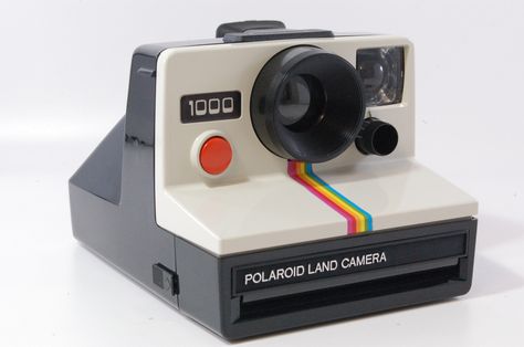 70s Polaroid Camera, Old Polaroid Camera Aesthetic, 70s Camera, Disney Characters Pictures, Retro Polaroid, Polaroid Land Camera, Polaroid Instant Camera, Camera Drawing, Computer Desk Setup