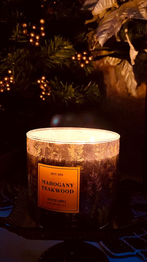 Mahogany Aesthetic, Candlelight Photography, Mahogany Teakwood Candle, Mahogany Teakwood, Brown Candles, Xmas Candles, Photography Home Decor, 2023 Aesthetic, Warm Aesthetic