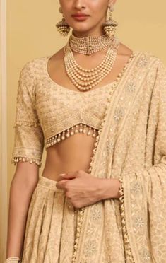 Saree Blouse Front Designs, Lengha Blouse Designs, Jae Suk, Most Paused Movie Scenes, Best Blouse Designs, Backless Blouse Designs, New Saree Blouse Designs, Traditional Blouse Designs, Latest Model Blouse Designs