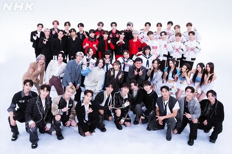 Hybe Groups, Hybe Family, Hybe Labels, Enhypen Official, Seventeen Scoups, Kpop Posters, Group Photo, Kpop Entertainment, Pledis Entertainment