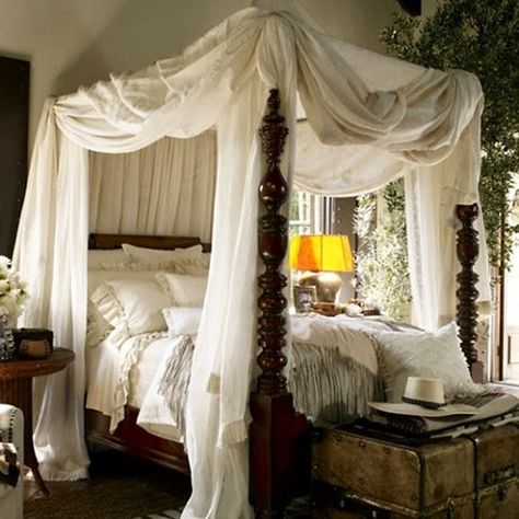 Canopy beds Canopy Bed Curtains, Vintage Bedroom Decor, Decor Ikea, Four Poster Bed, Shabby Chic Bedding, Canopy Design, Coastal Bedrooms, Romantic Bedroom, Poster Bed